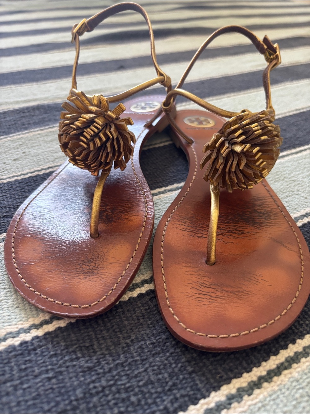 Tory Burch Cherilyn T Strap Sandals Gold size 9 - Picture 3 of 10